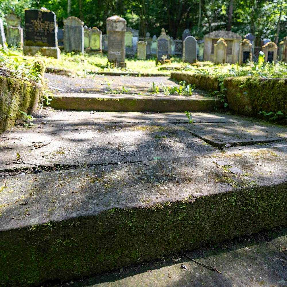 Grabsteine auf dem Jüdischen Friedhof Sennfeld